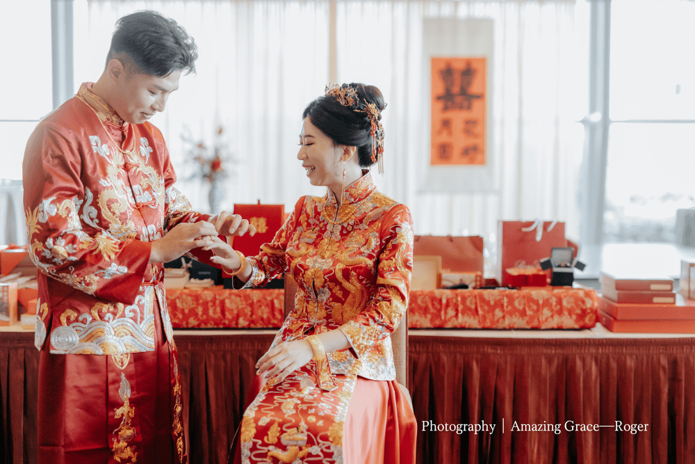 海外新人婚禮儀式指南|台灣文定、迎娶流程與中西合併建議 - 第11張圖 文定儀式中新人交換金戒指